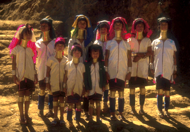 langhalsige frauen der padong-karen